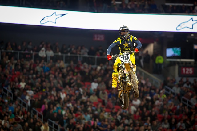 米兰与切尔 米兰与切尔